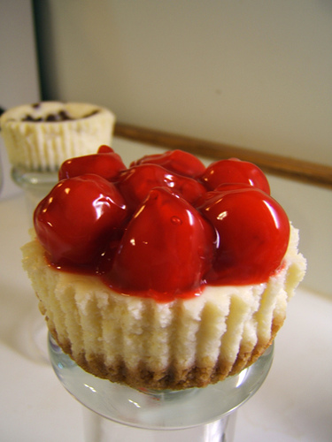 Mini Cherry Cheesecakes Cupcakes Recipes