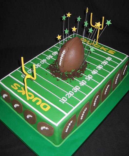 Oregon Duck Football Cake