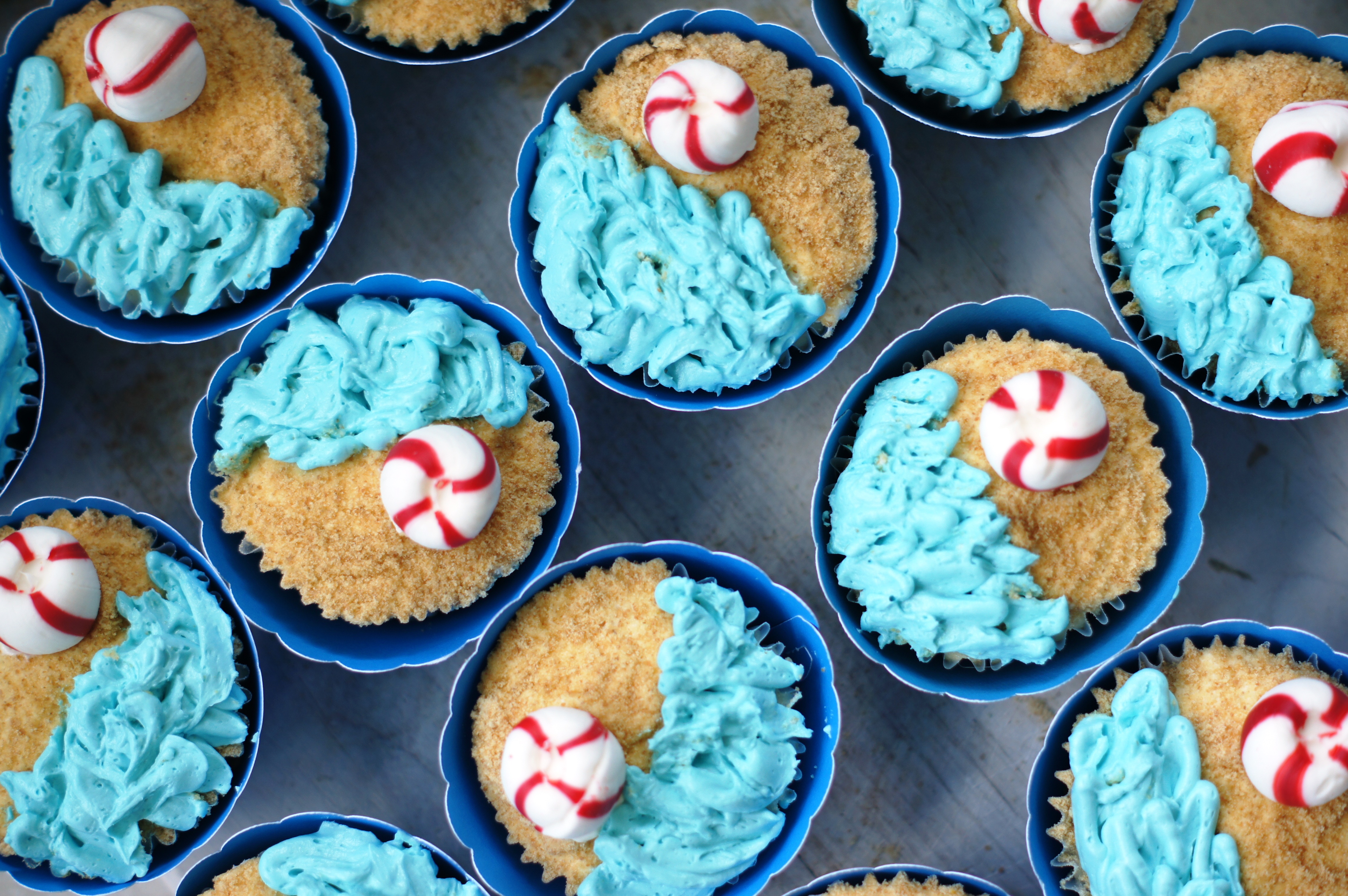 Pool Party Cupcakes