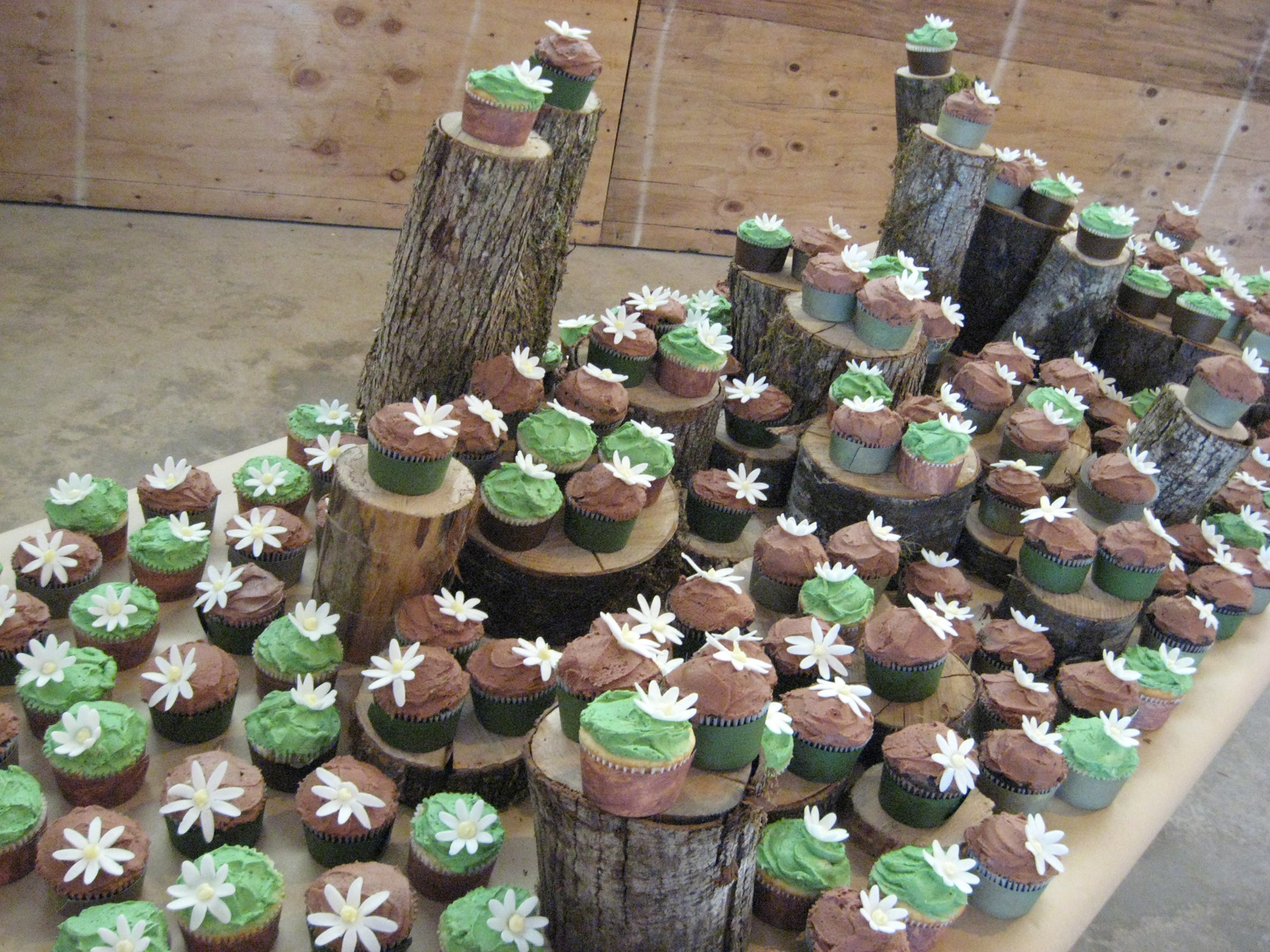 Rustic Wedding Cupcake Ideas
