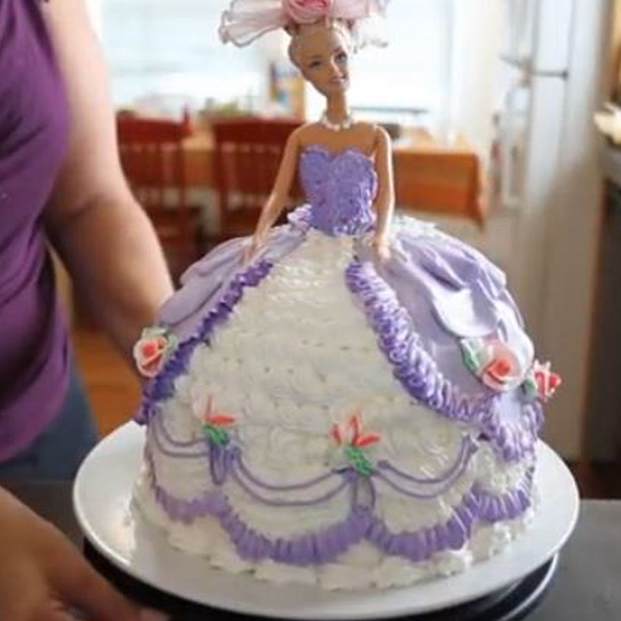 12 Photos of Icing Decorating Cakes With Doll