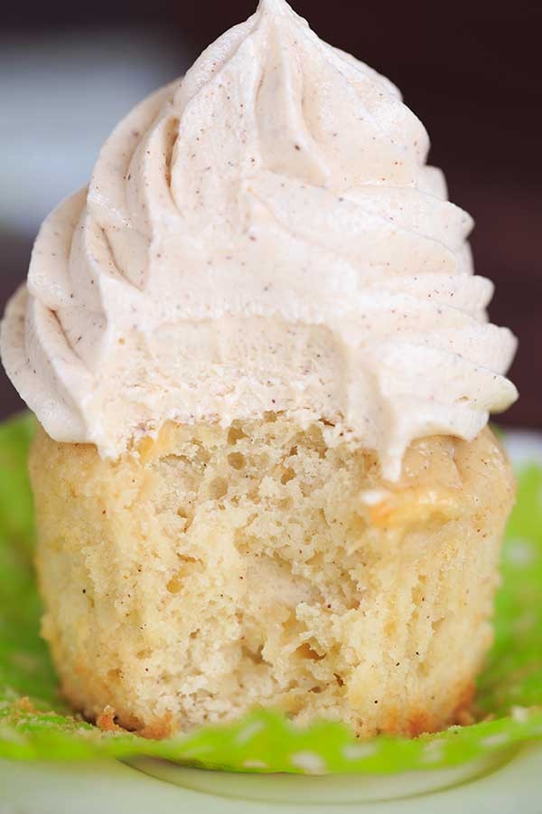 Cinnamon Cupcakes with Cream Cheese Frosting