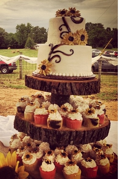 10 Country Theme Wedding Cupcakes Photo Rustic Country Themed