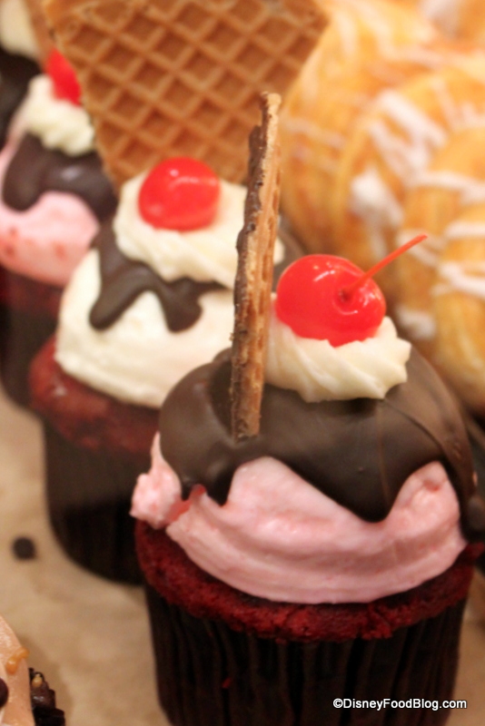 Cupcakes That Look Like Ice Cream Sundaes