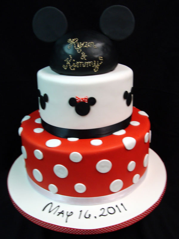 Disney Mickey and Minnie Wedding Cake