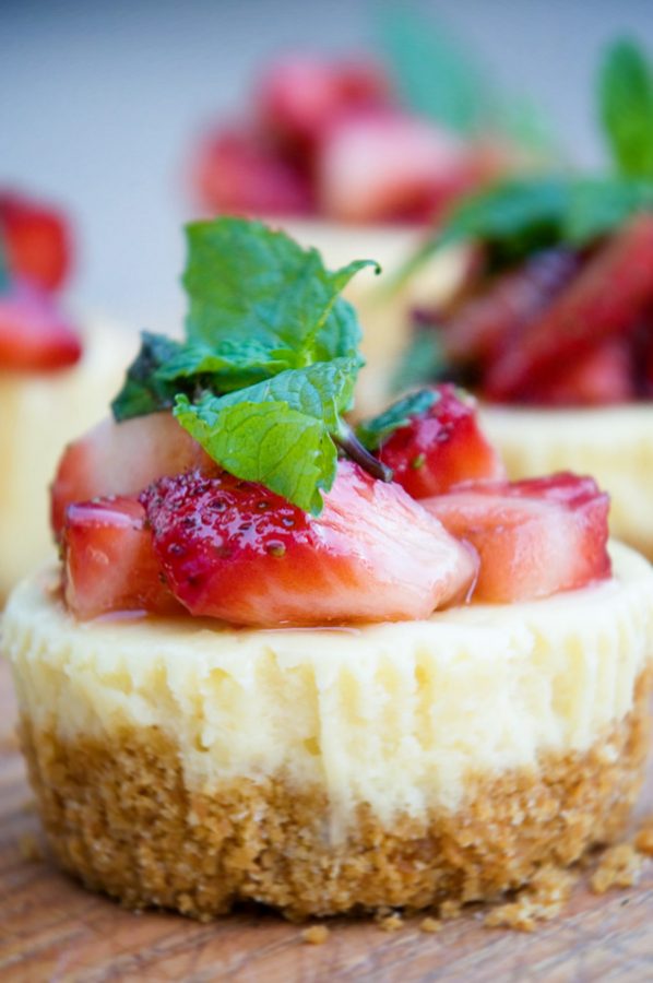 Mini Cheesecake with Strawberry Topping Recipe