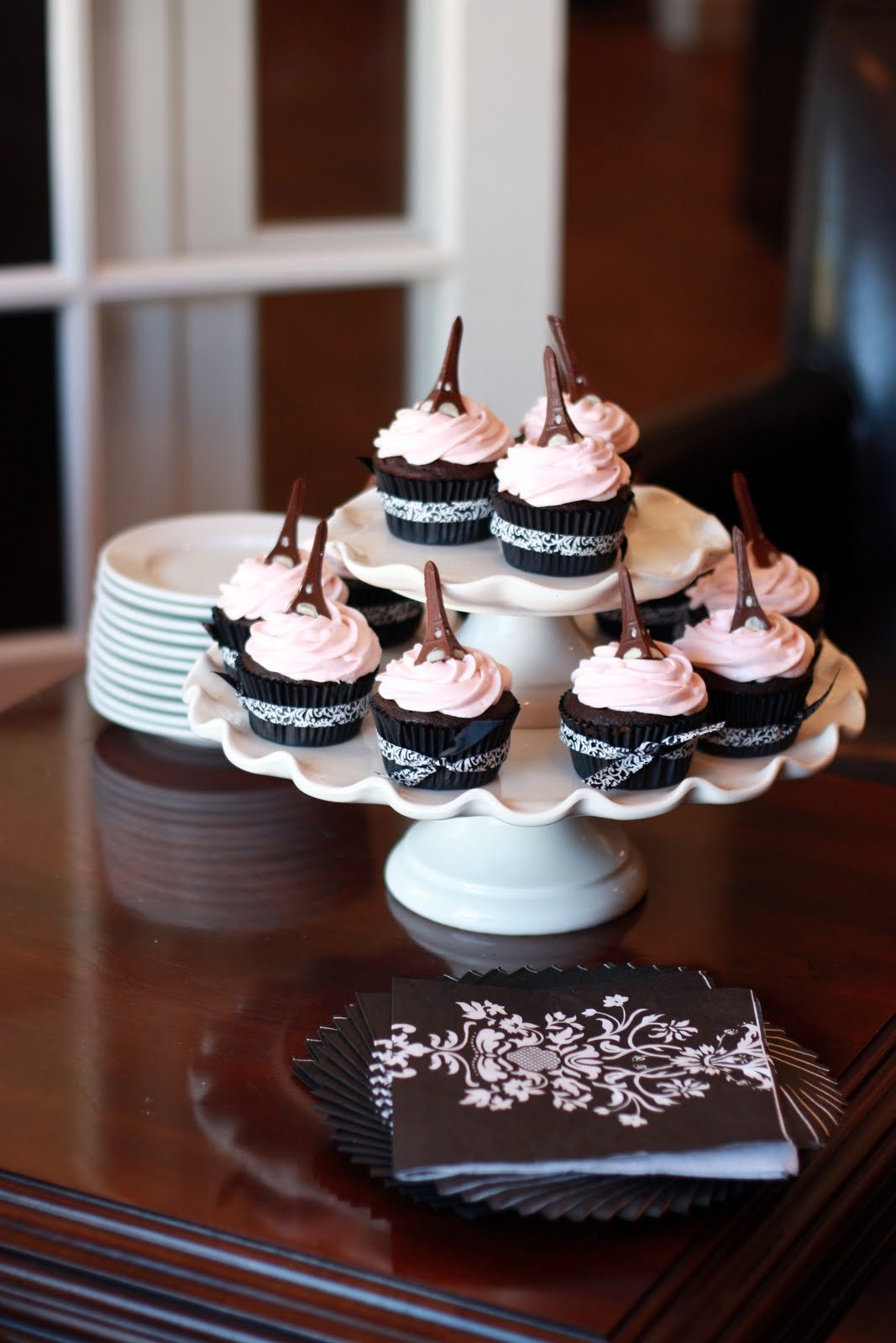 Paris Themed Baby Shower Cupcakes