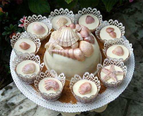 Small Wedding Cake with Cupcakes