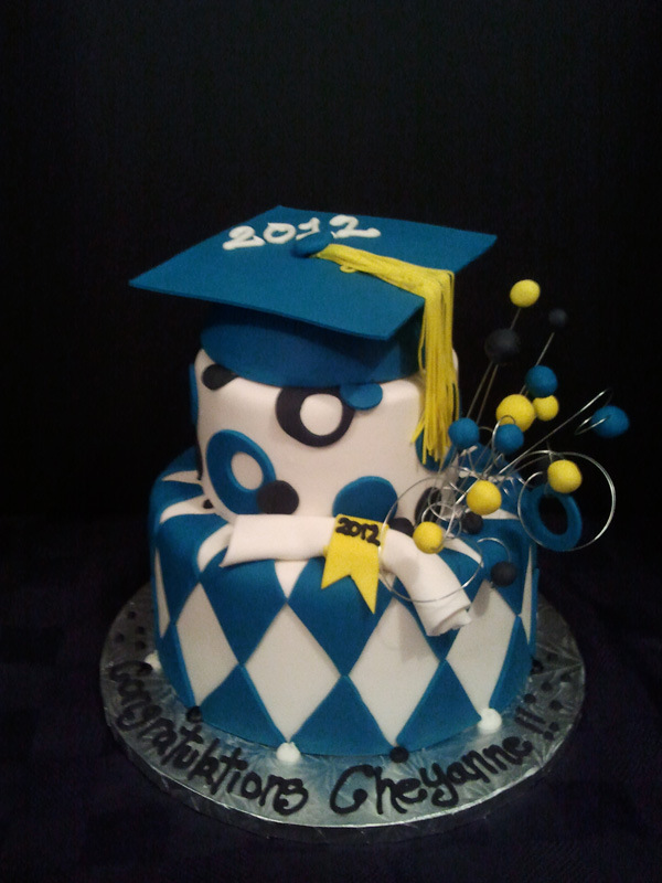 Tiered Round Graduation Cakes