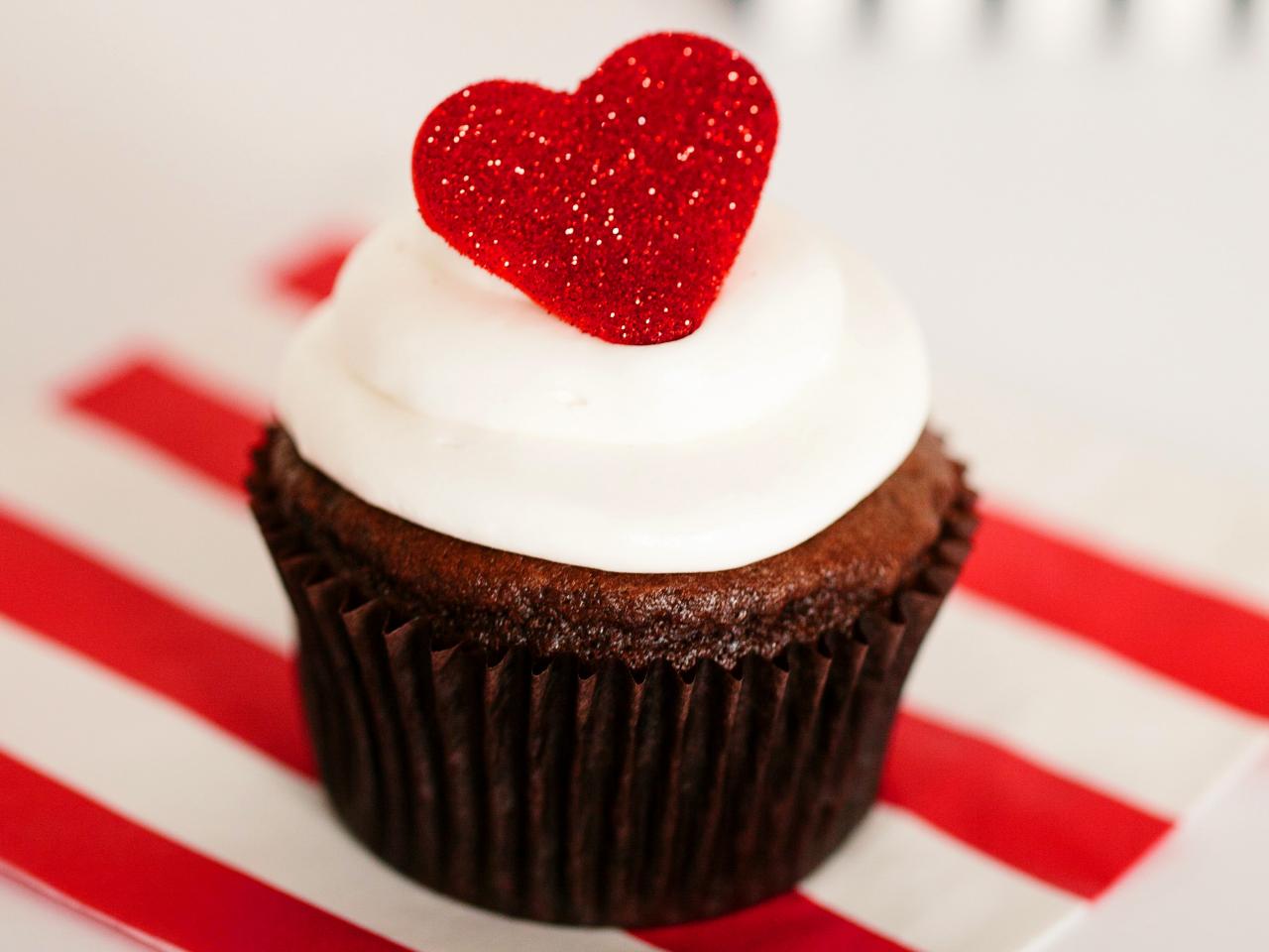 Valentine's Day Cupcakes Cake