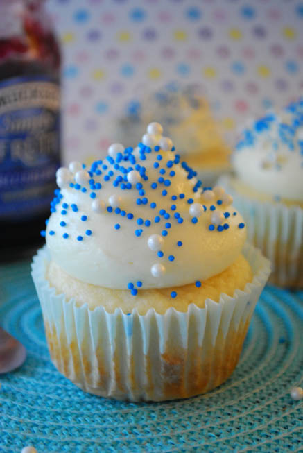 Blueberry Cheesecake Cupcakes