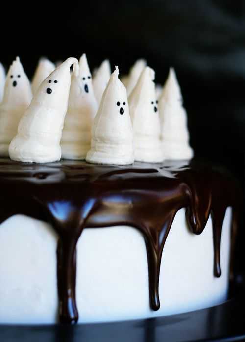 10 Photos of Scary Halloween Cakes Ghosts