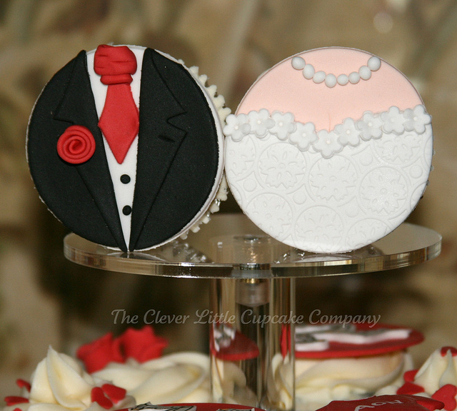 Bride & Groom Cupcakes