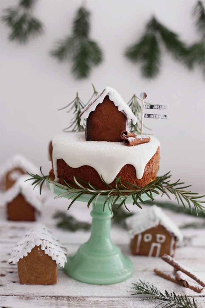 Christmas Gingerbread House Cake