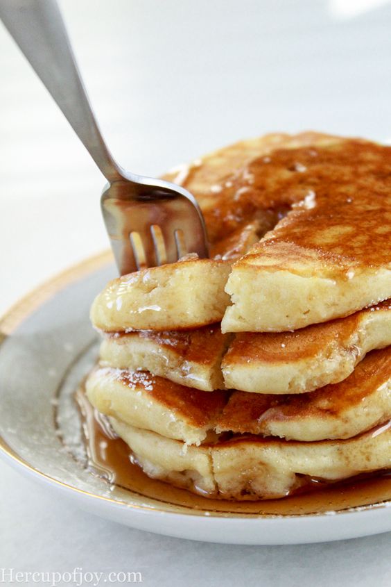 10 Photos of Fluffy Sour Cream Pancakes