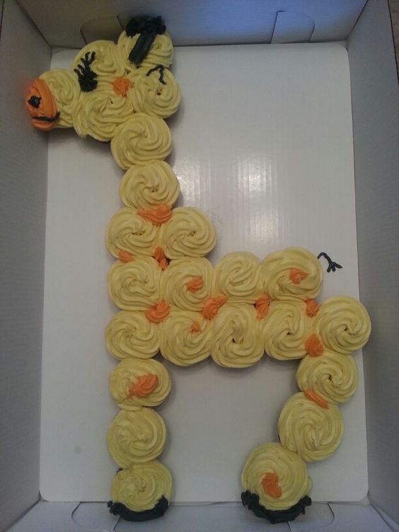 Giraffe Baby Shower Cake Made with Cupcake Ideas