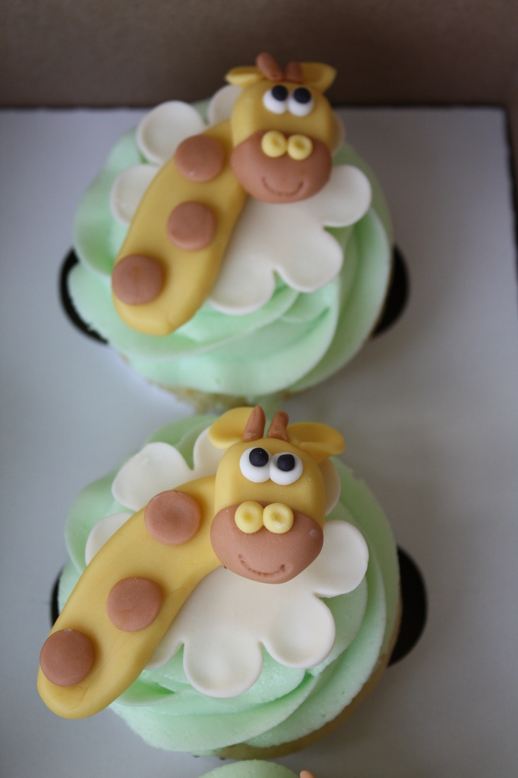 Giraffe Baby Shower Cupcakes