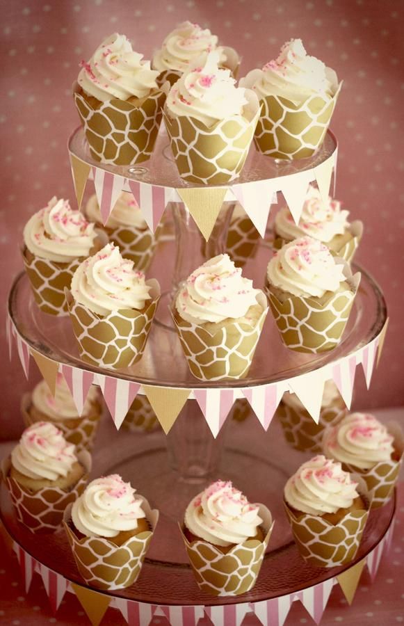 Giraffe Baby Shower Cupcakes