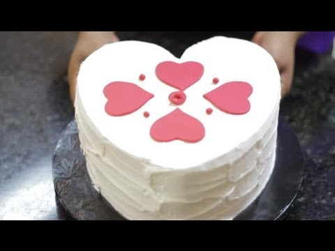 How to Decorate Heart Shaped Cake