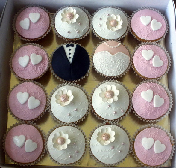 Wedding with Bride and Groom Cupcakes