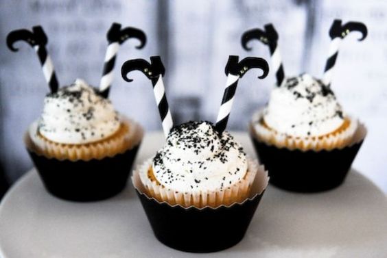 11 Photos of Halloween Cupcakes Witch Feet