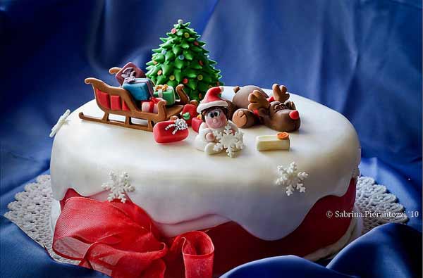 Beautiful Christmas Cake Designs