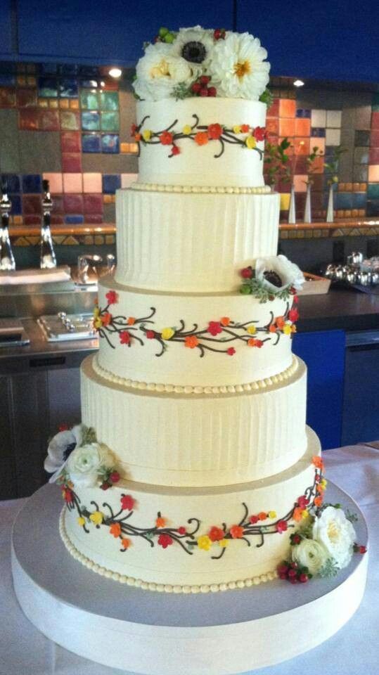 Beautiful Fall Wedding Cake Buttercream