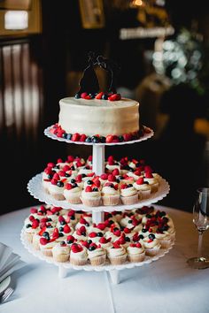 Cupcake Wedding Cake with Cheesecake