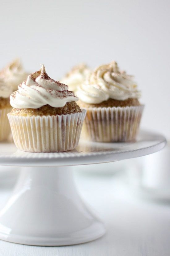 Cupcakes with Mascarpone Frosting