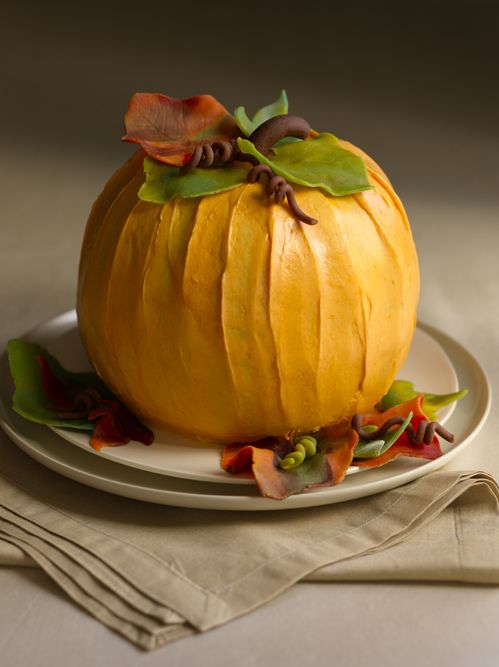 Decorated Pumpkin Bundt Cake