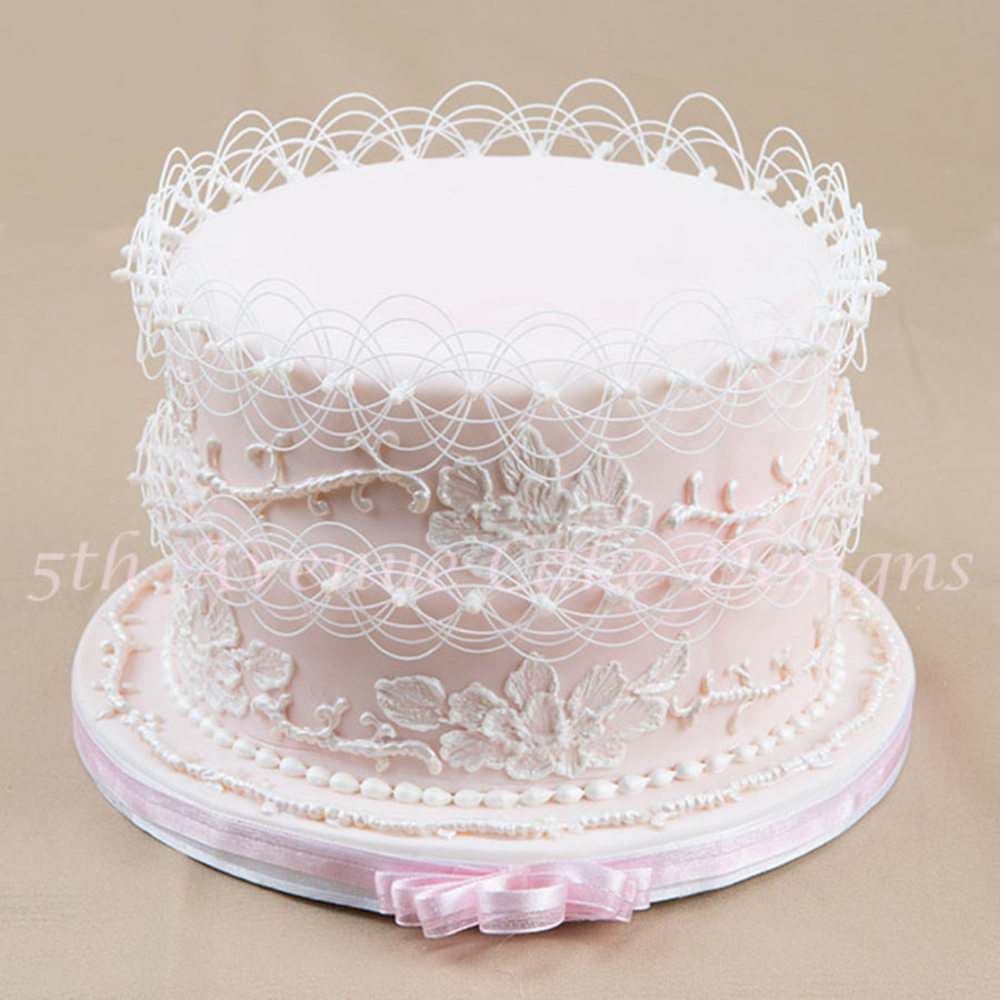 Decorating with Royal Icing Cake