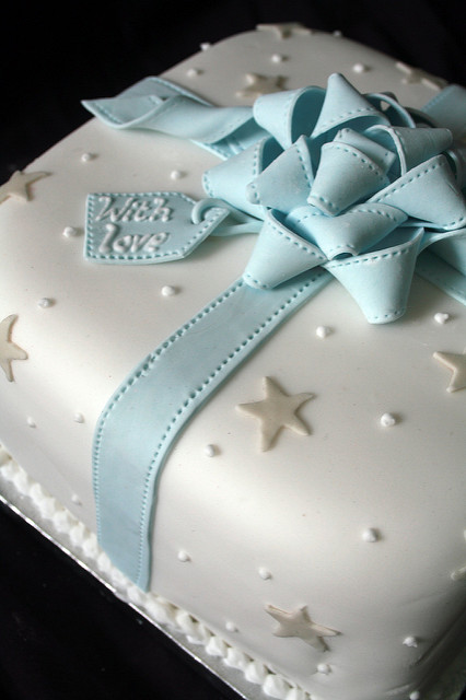 Gift Box Cake with Fondant Bow