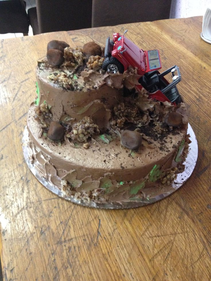 Jeep Mudding Birthday Cake