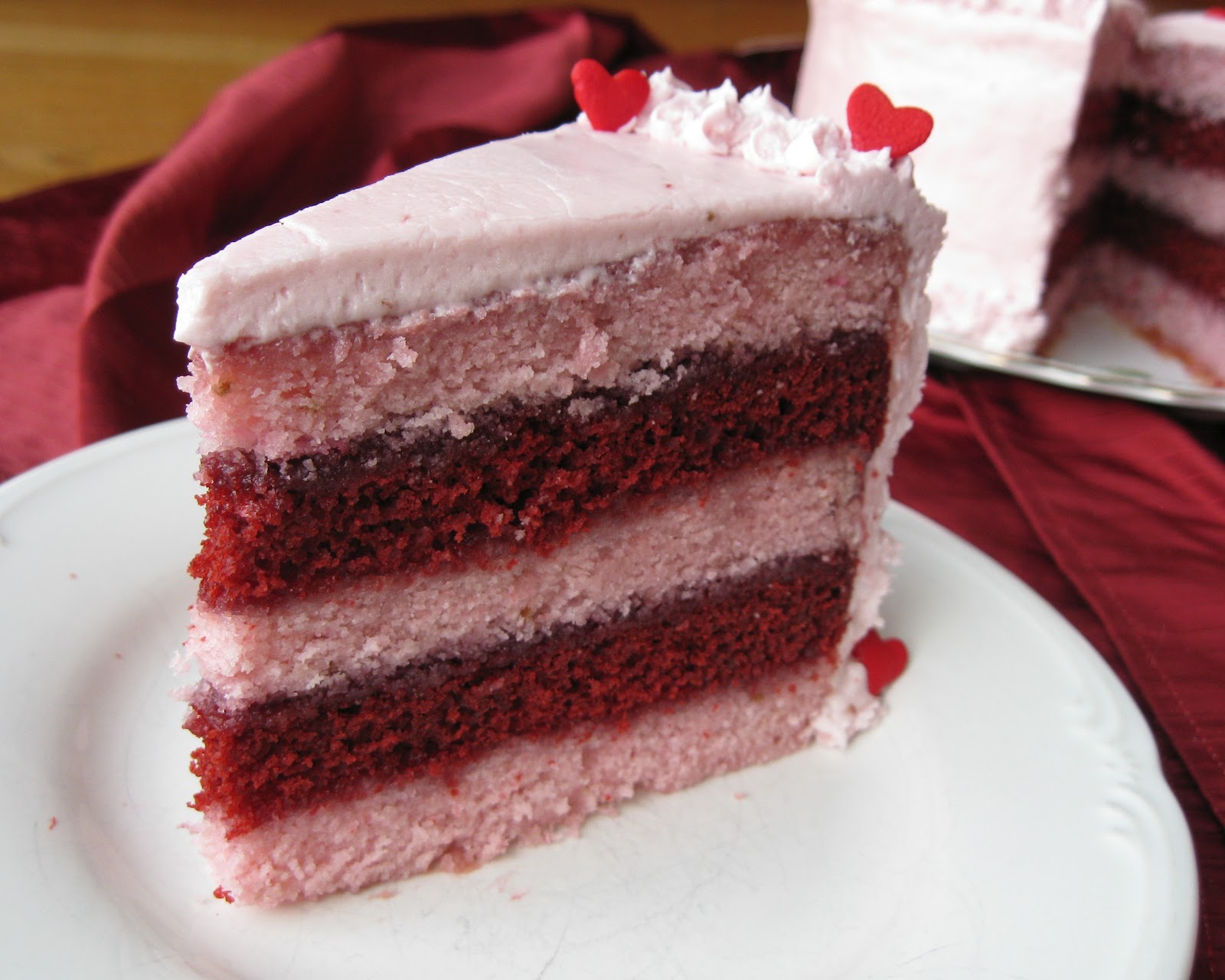 5 Photos of Red Valentine's Day Cakes