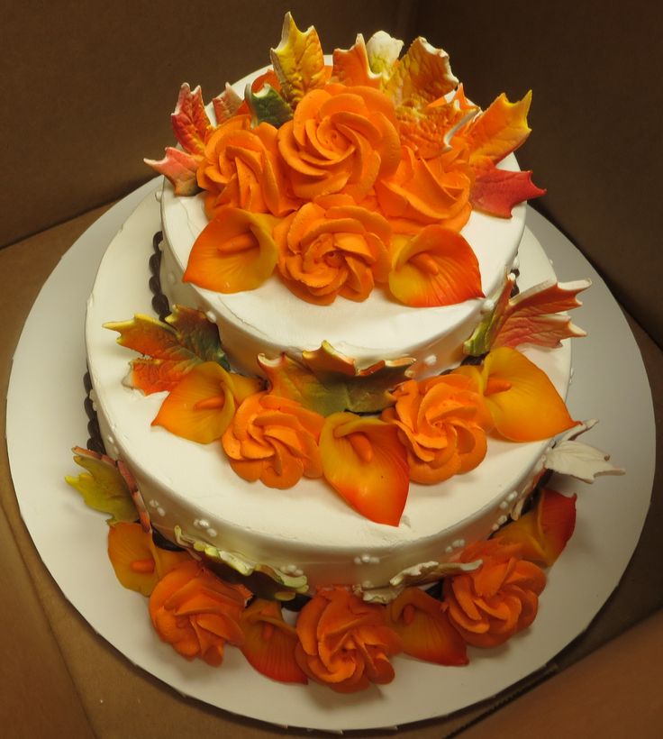 Wedding Cakes with Buttercream and Lilies