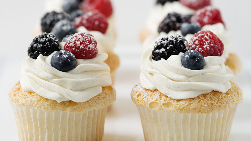 Angel Food Cake with Whipped Cream