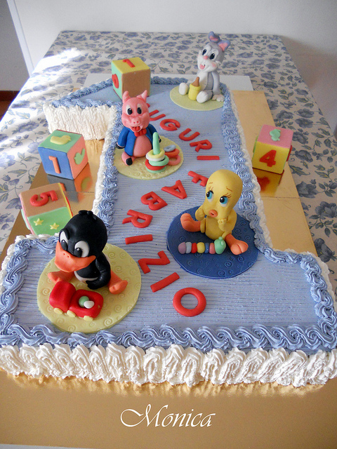 Baby Looney Tunes Cake