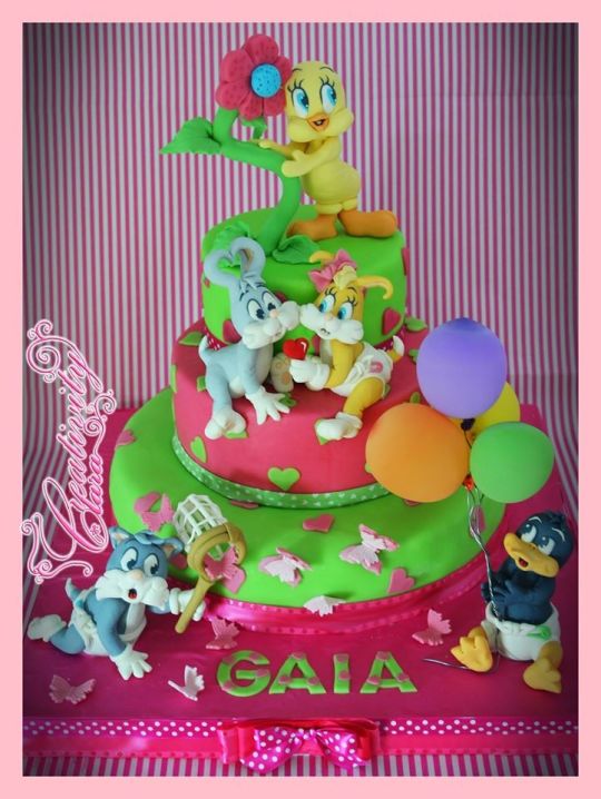 Baby Looney Tunes Cake