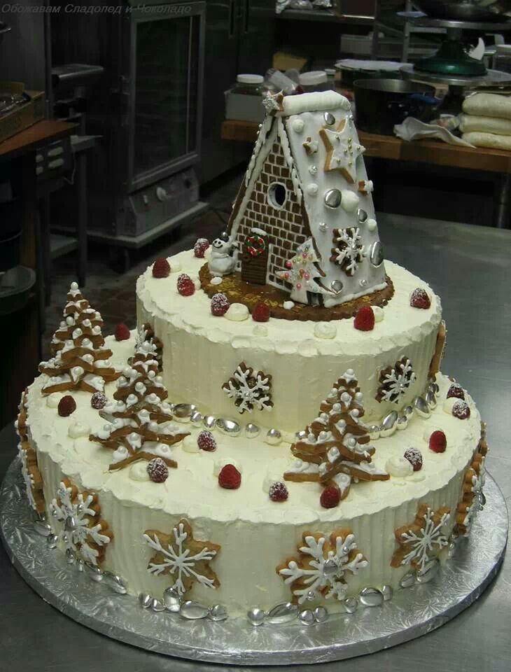 Beautiful Christmas Cake