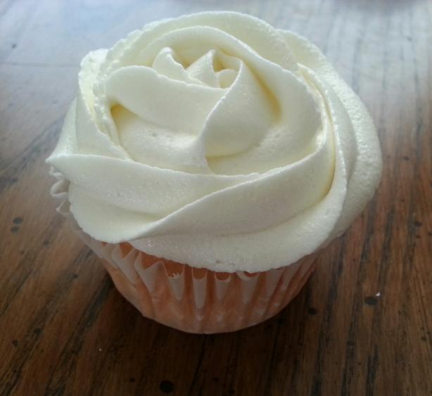 5 Photos of Icing Buttercream Frosting Cupcakes