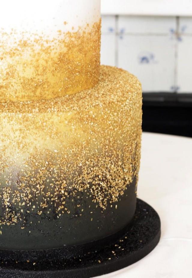 13 Photos of Glitter Themed Cakes