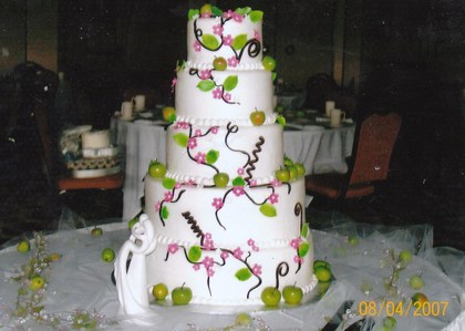 Criss Cross Ribbon Wedding Cake