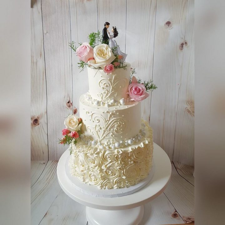 Elegant Buttercream Wedding Cake