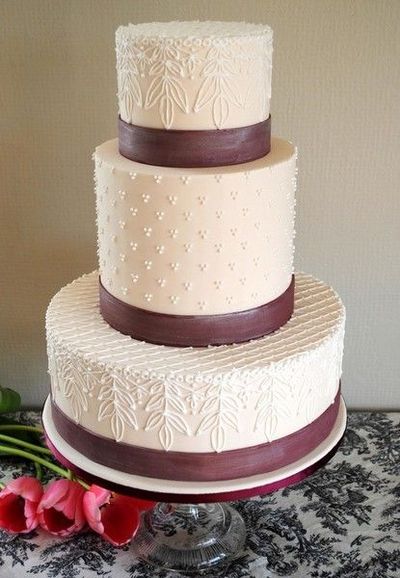 11 Photos of Elegant Wedding Cakes With Buttercream Frosting