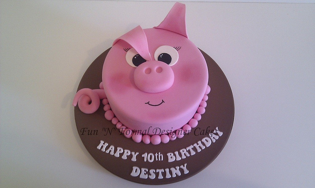 Happy Birthday Pig Cake