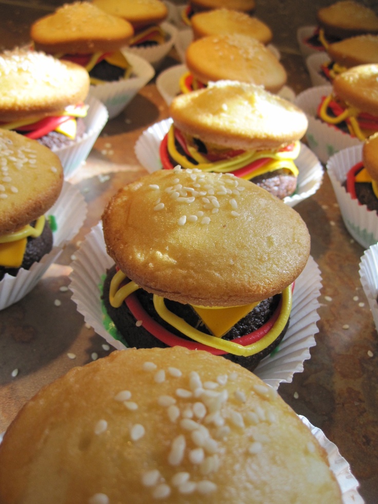 How to Make Hamburger Cupcakes