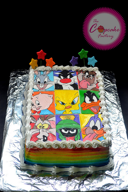 Looney Tunes Birthday Cake