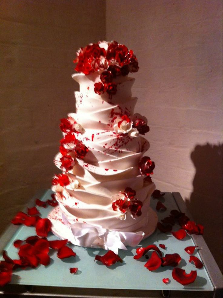 Red Rose Wedding Cake