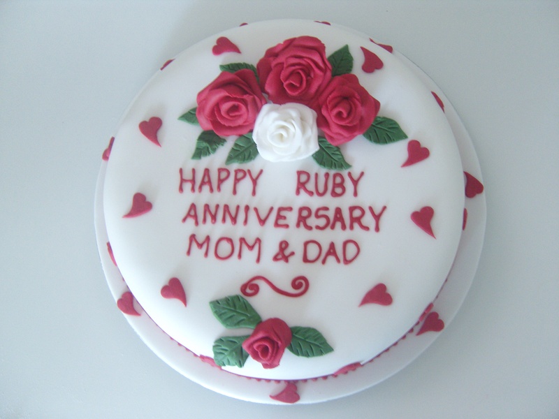 Round Anniversary Cakes