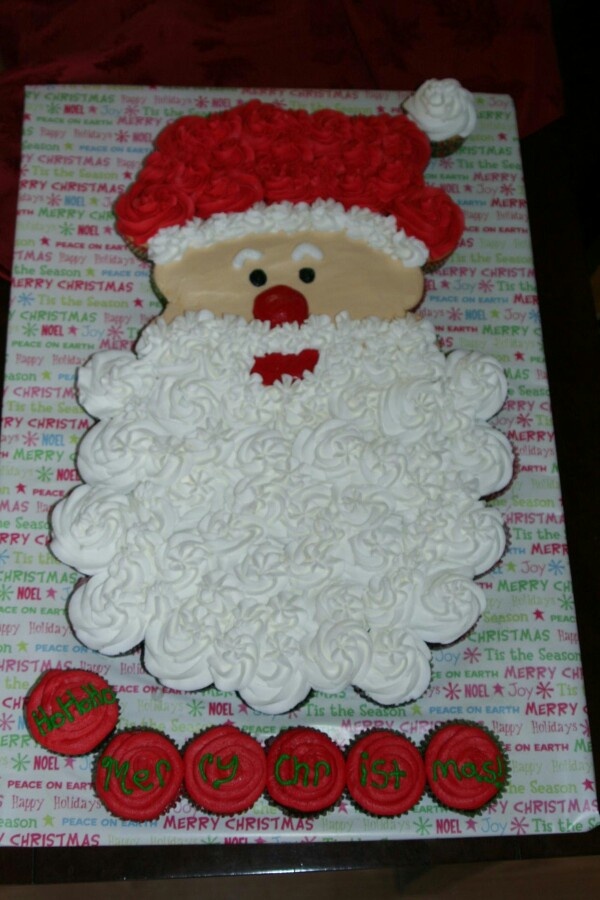 Santa Pull Apart Cupcake Cake